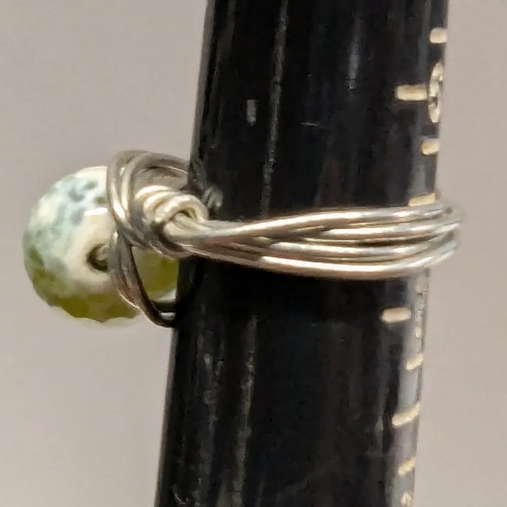 Handmade Wire Wrapped Ring Womens Size 6.5 Green White Agate Spinning SilverTone